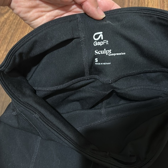 Sculpt Gap Leggings - Picture 3 of 5